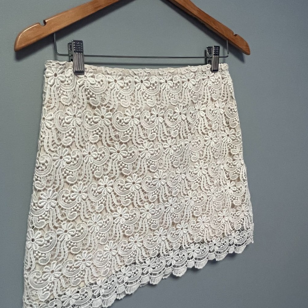 Zara Lace / Crochet White / Cream Mini Skirt Size Small - Picture 1 of 6